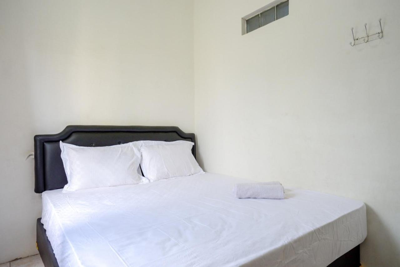 Pandawa Guest House At Ngaliyan Square Mitra Reddoorz Semarang Exterior foto