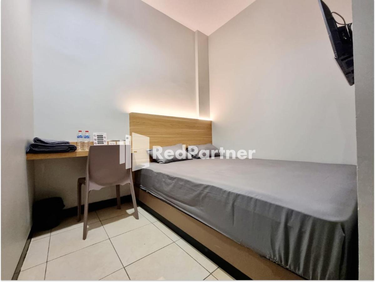 Pandawa Guest House At Ngaliyan Square Mitra Reddoorz Semarang Exterior foto