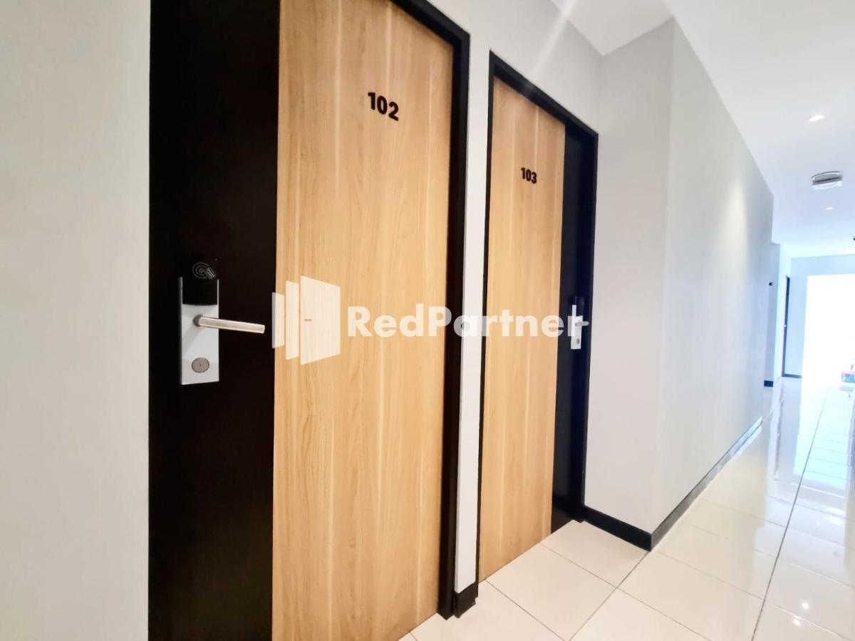 Pandawa Guest House At Ngaliyan Square Mitra Reddoorz Semarang Exterior foto